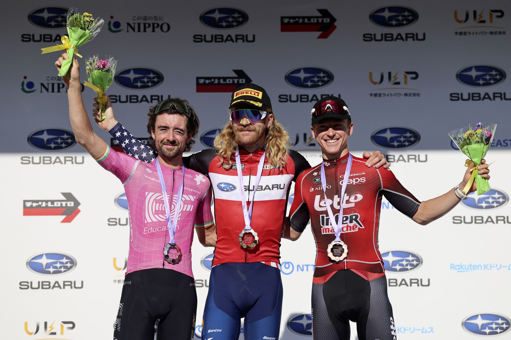 Quinn Simmons supera a Ben Healy en un duelo mano a mano en la Japan Cup