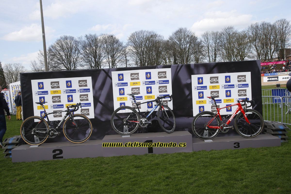 Mejores imágenes de la París-Roubaix 2015