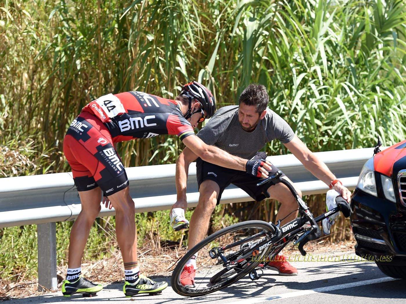 Los mecánicos profesionales del ciclismo