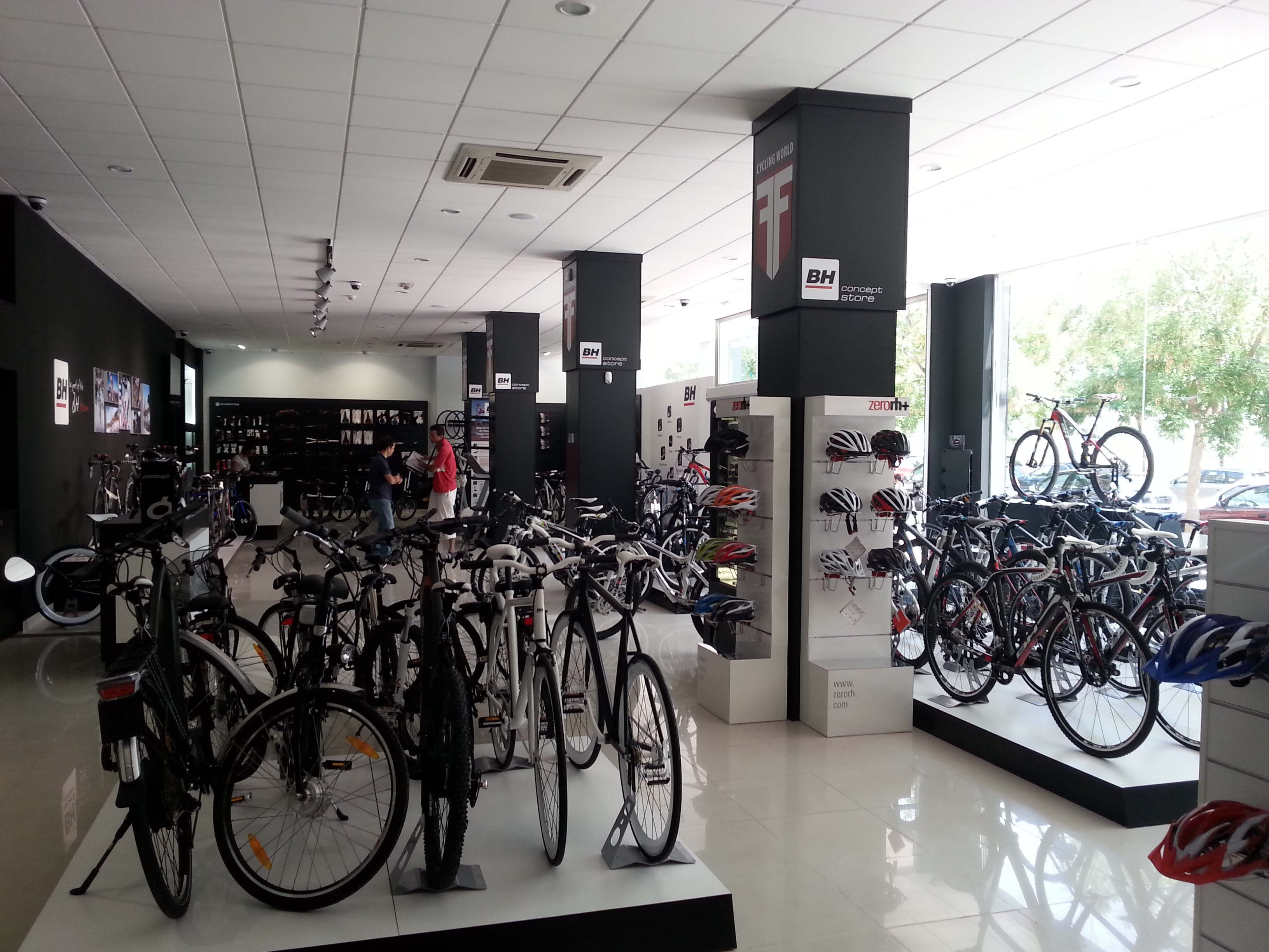 BH abre nueva concept store en Valencia