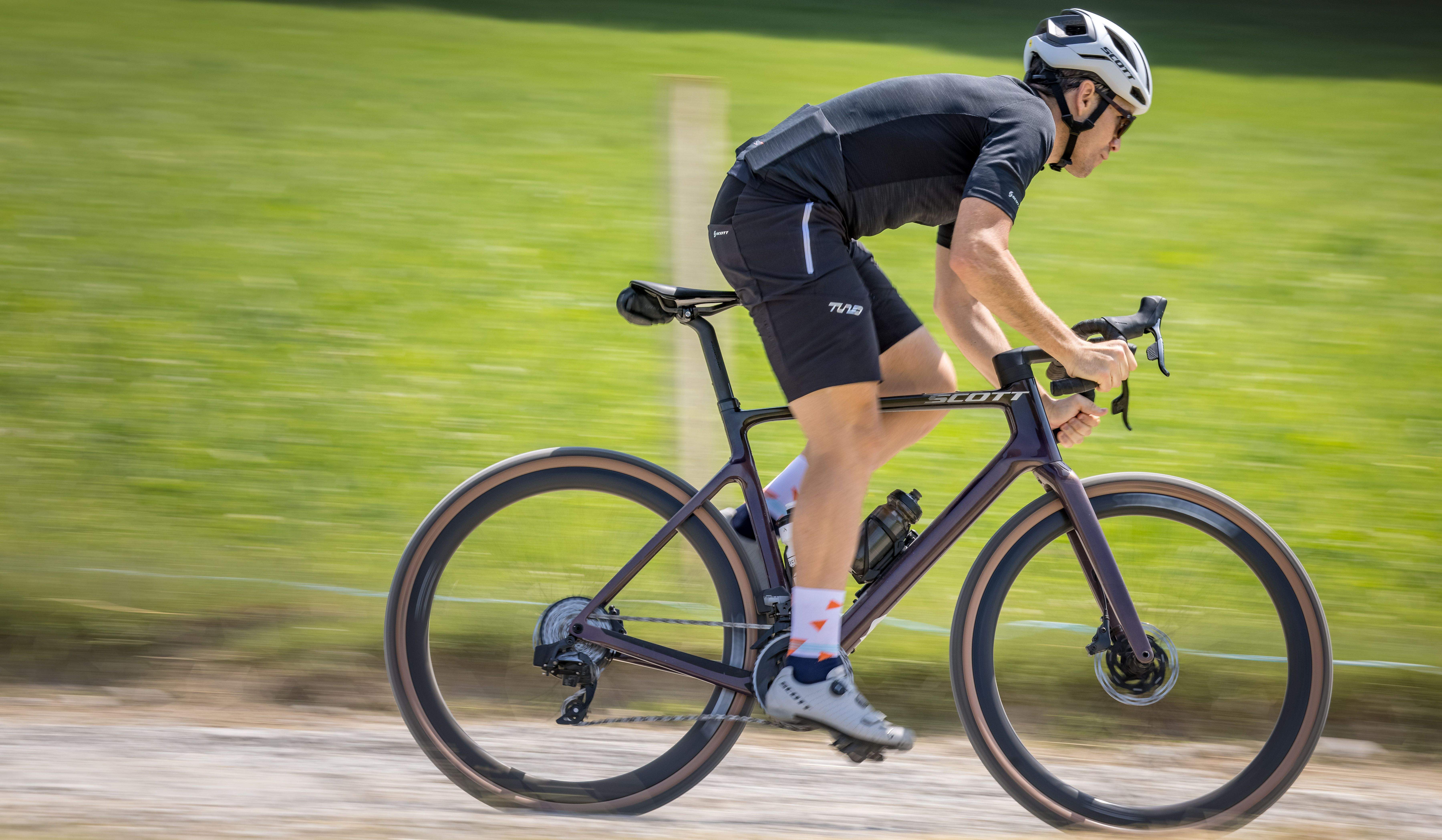 Scott Addict Gravel 2022: ligera y aerodinámica y más gravel con neumáticos de 45 mm