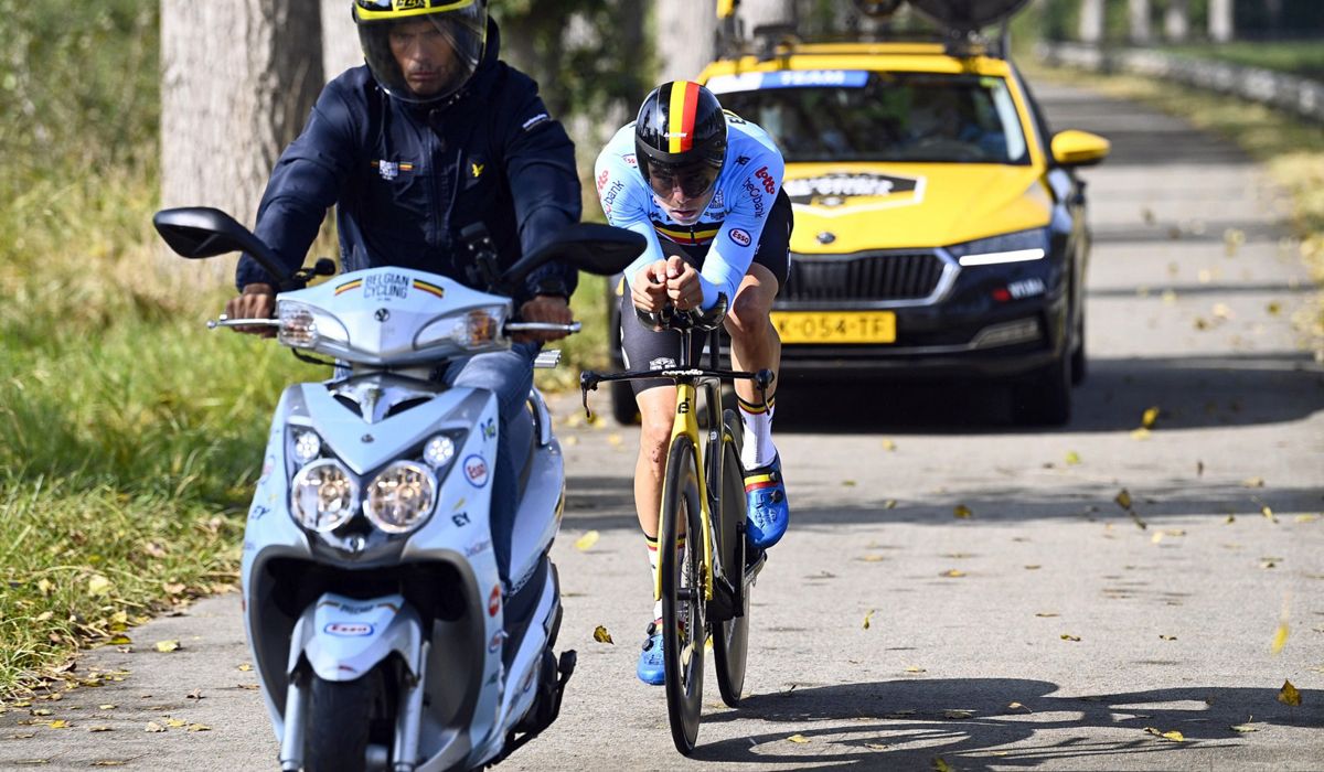 Wout van Aert entrenando en el circuito de contrarreloj del Mundial de Flandes. Wout van Aert entrenando en el circuito de contrarreloj del Mundial de Flandes.
