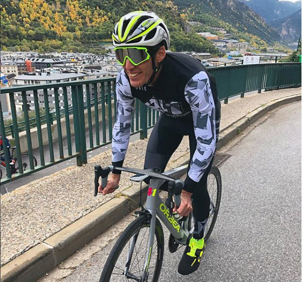 Aleix Espargaró deja Moto GP por el ciclismo profesional: de Aprilia a Movistar Aleix Espargaró deja Moto GP por el ciclismo profesional: de Aprilia a Movistar