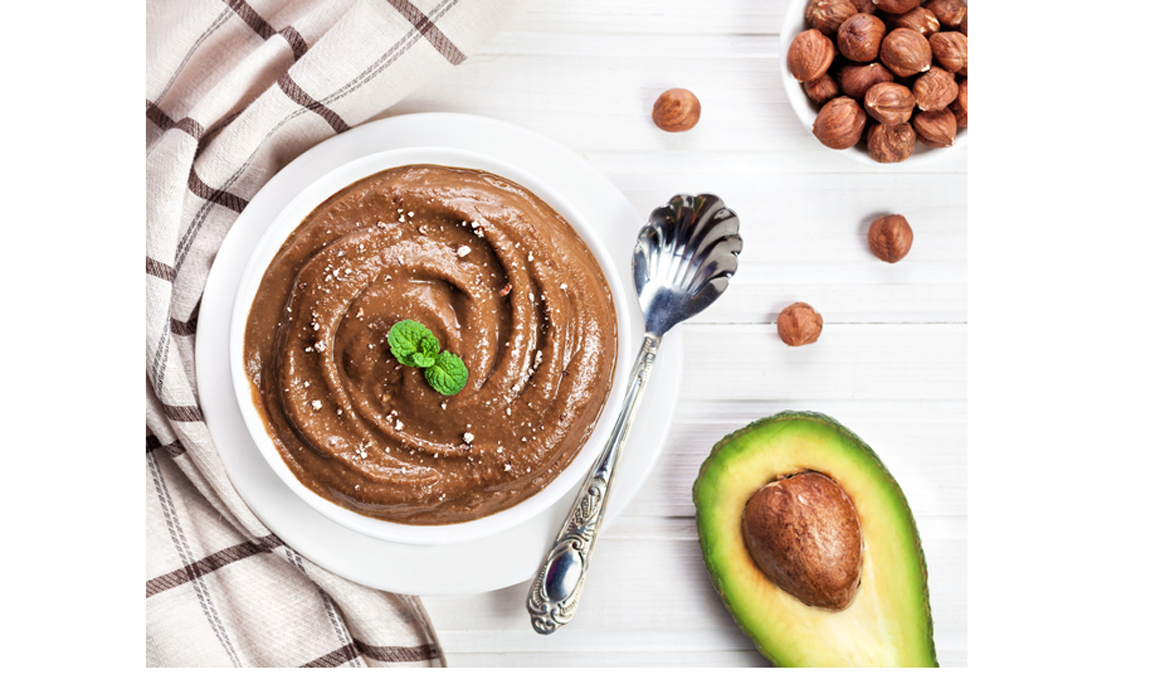 Doble batido energético de café y aguacate para antes y