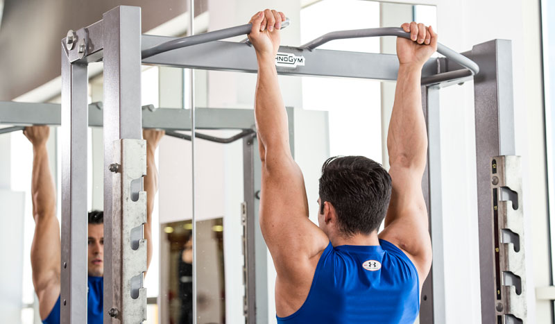 dominadas agarre invertido