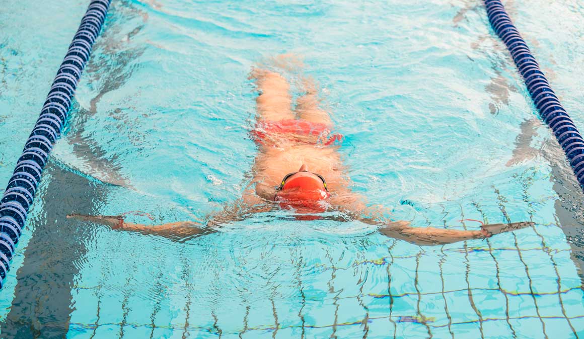 Ejercicios para equilibrar tu natación y no lesionarte | Natación
