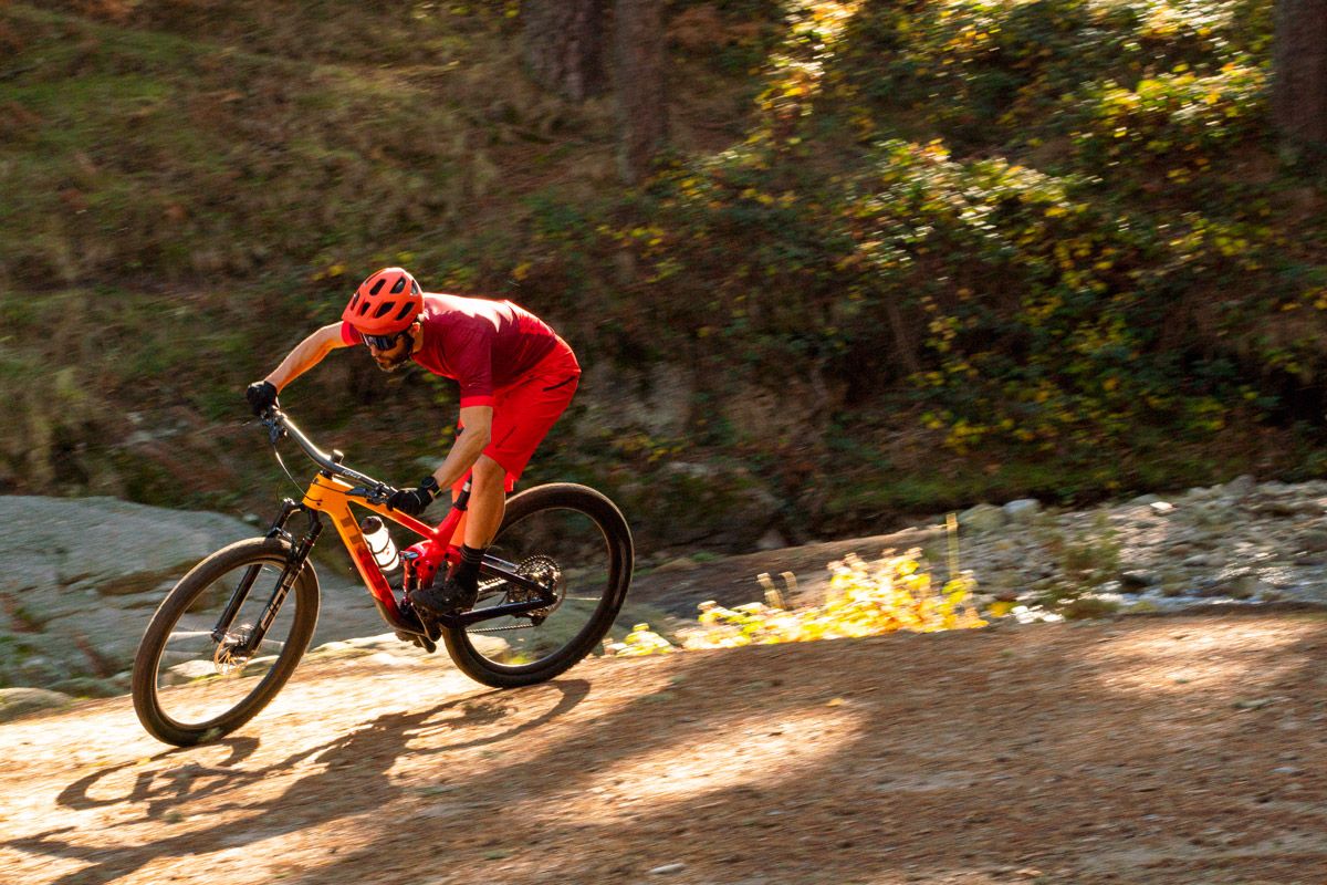 Accion Trek Top Fuel (29)