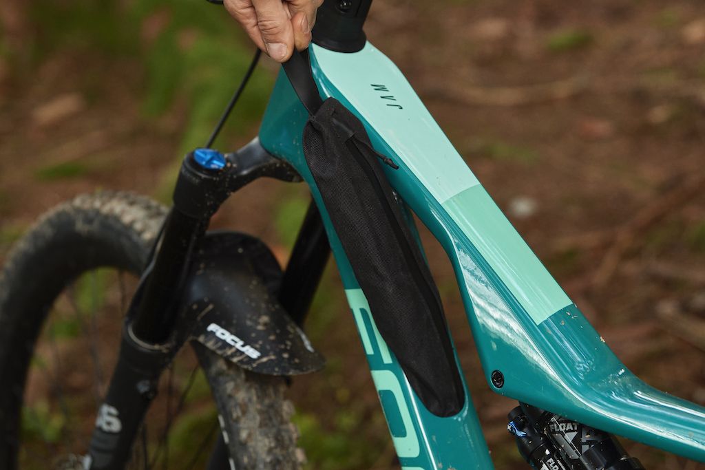 FOCUS JAM CARBONUS MY22 MTB JAM 8 9 ICS Bag 2996 copia