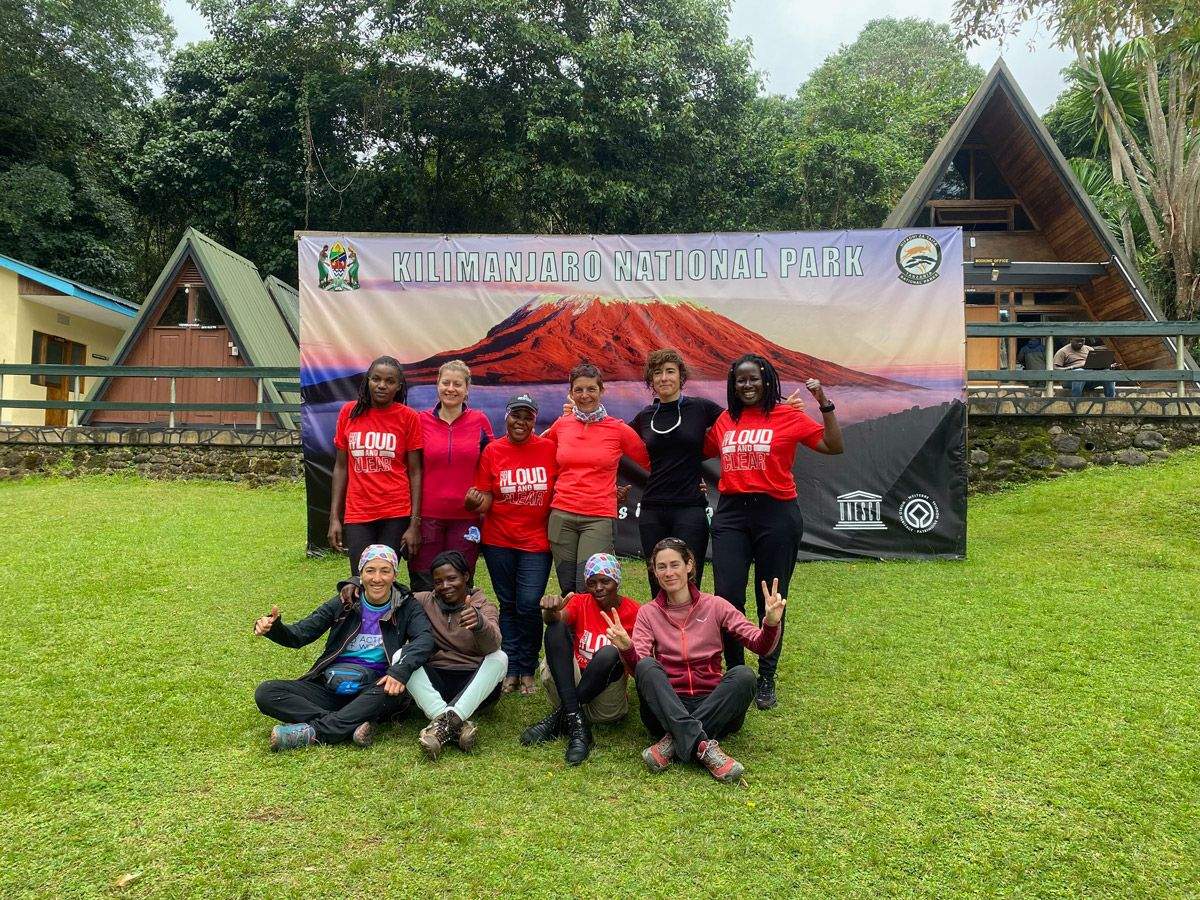 La Magia del Kilimanjaro. Equipo de mujeres españolas y tanzanas