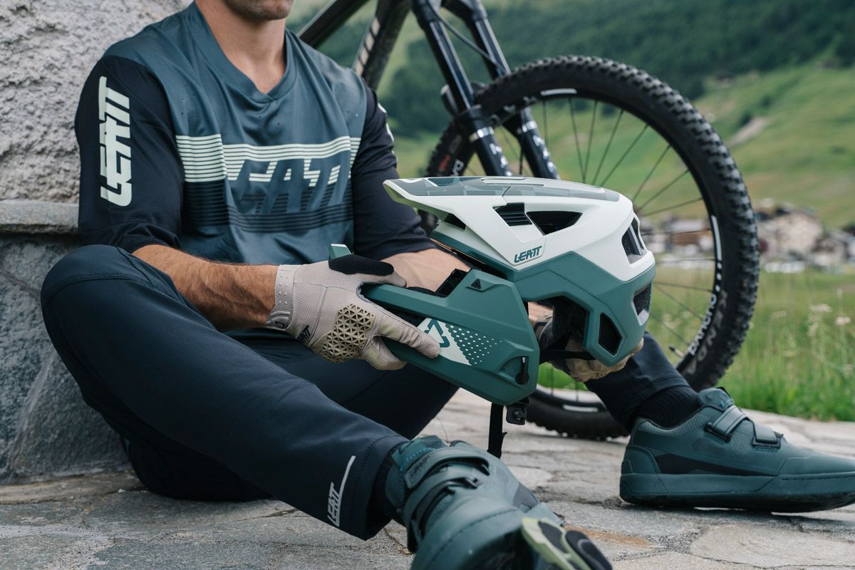 Leatt presenta la nueva colección Enduro 2022 (7)