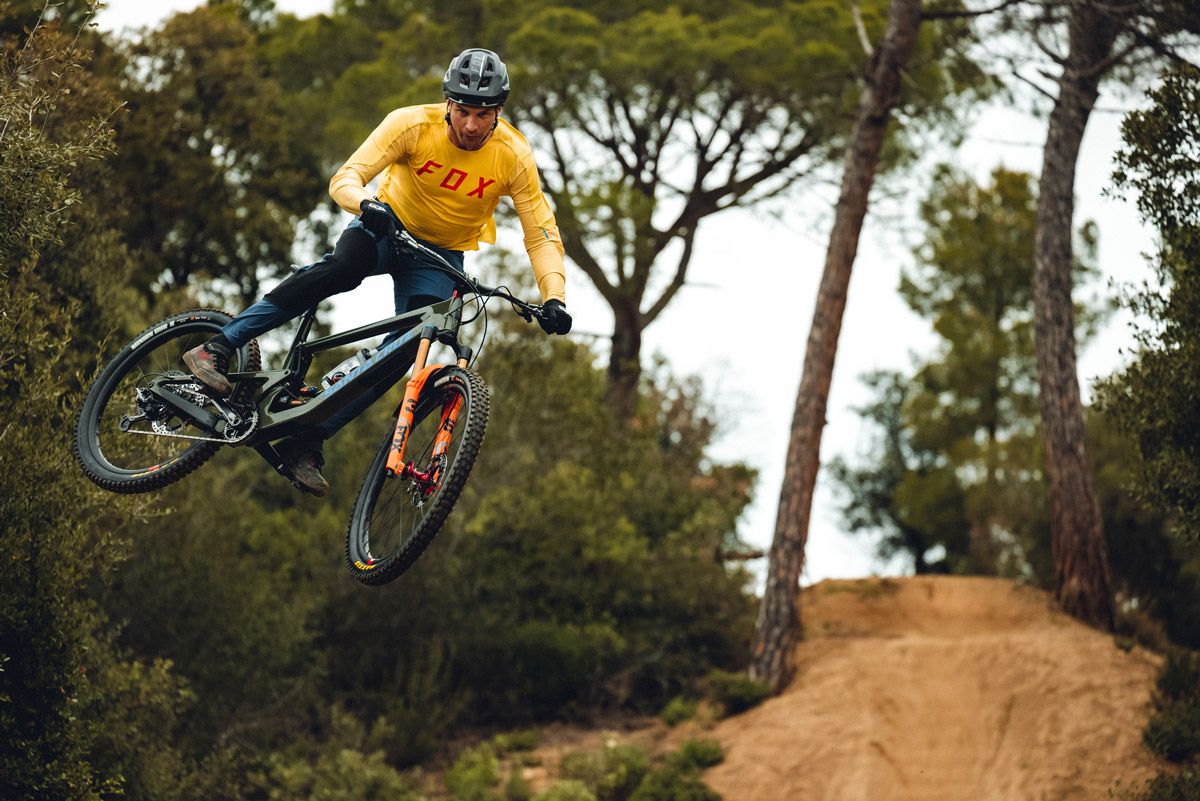 Así será la nueva FOX 36 2023 detalle accion