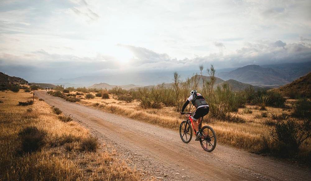 consejos para ir en llano con tu bici mtb foto titan desert consejos para ir en llano con tu bici mtb foto titan desert