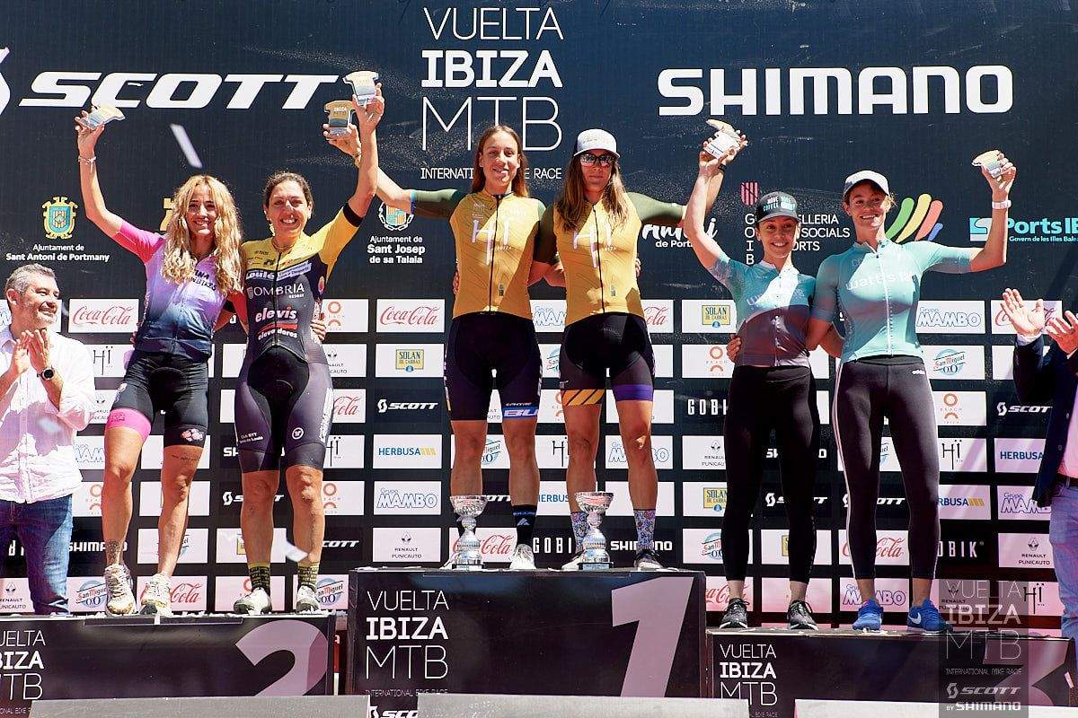 Podium femenino Podium femenino
