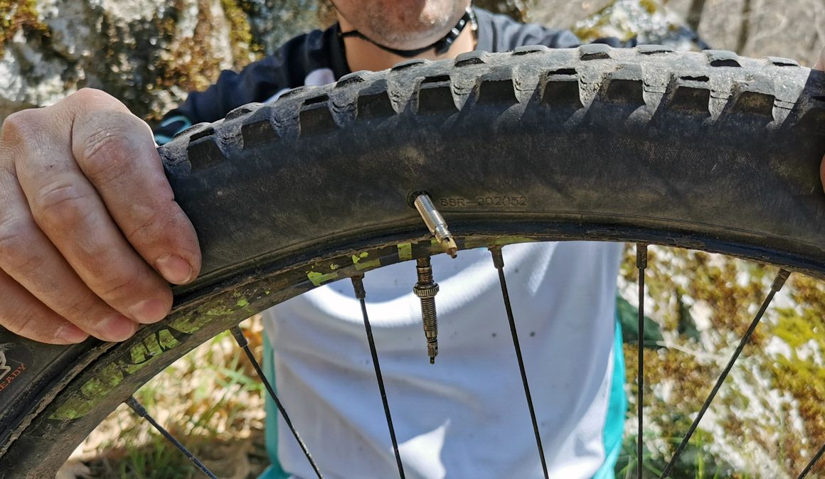 2 maneras extremas de reparar un tubeless 2 maneras extremas de reparar un tubeless