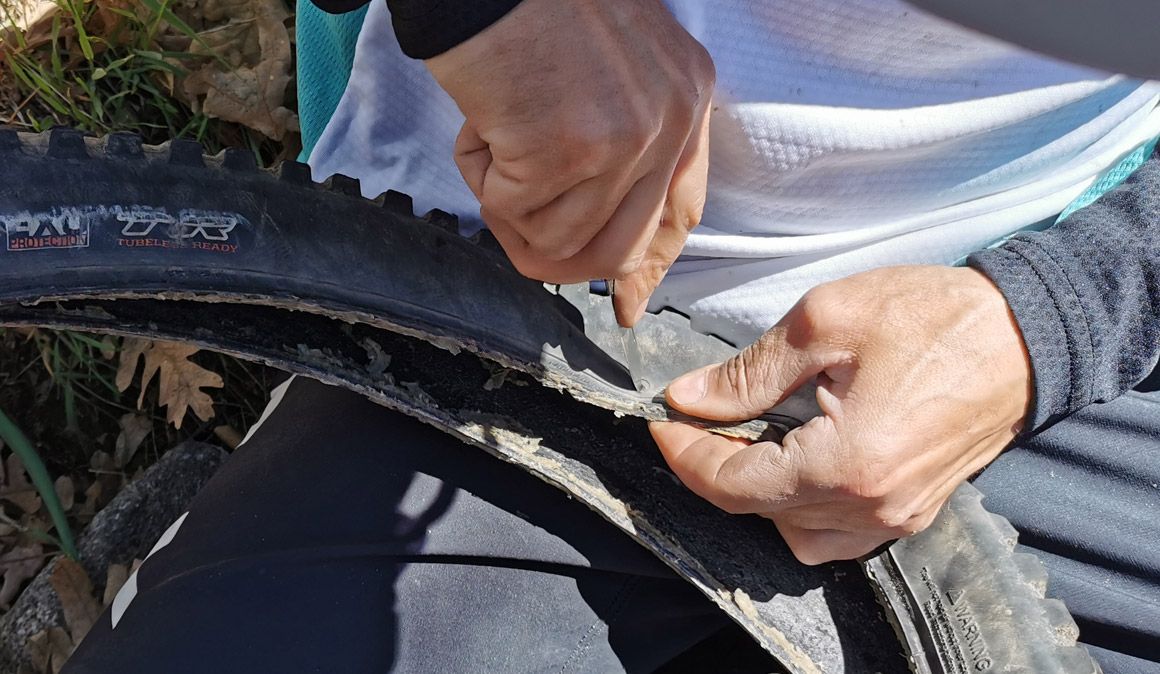 2 maneras extremas de reparar un tubeless 5