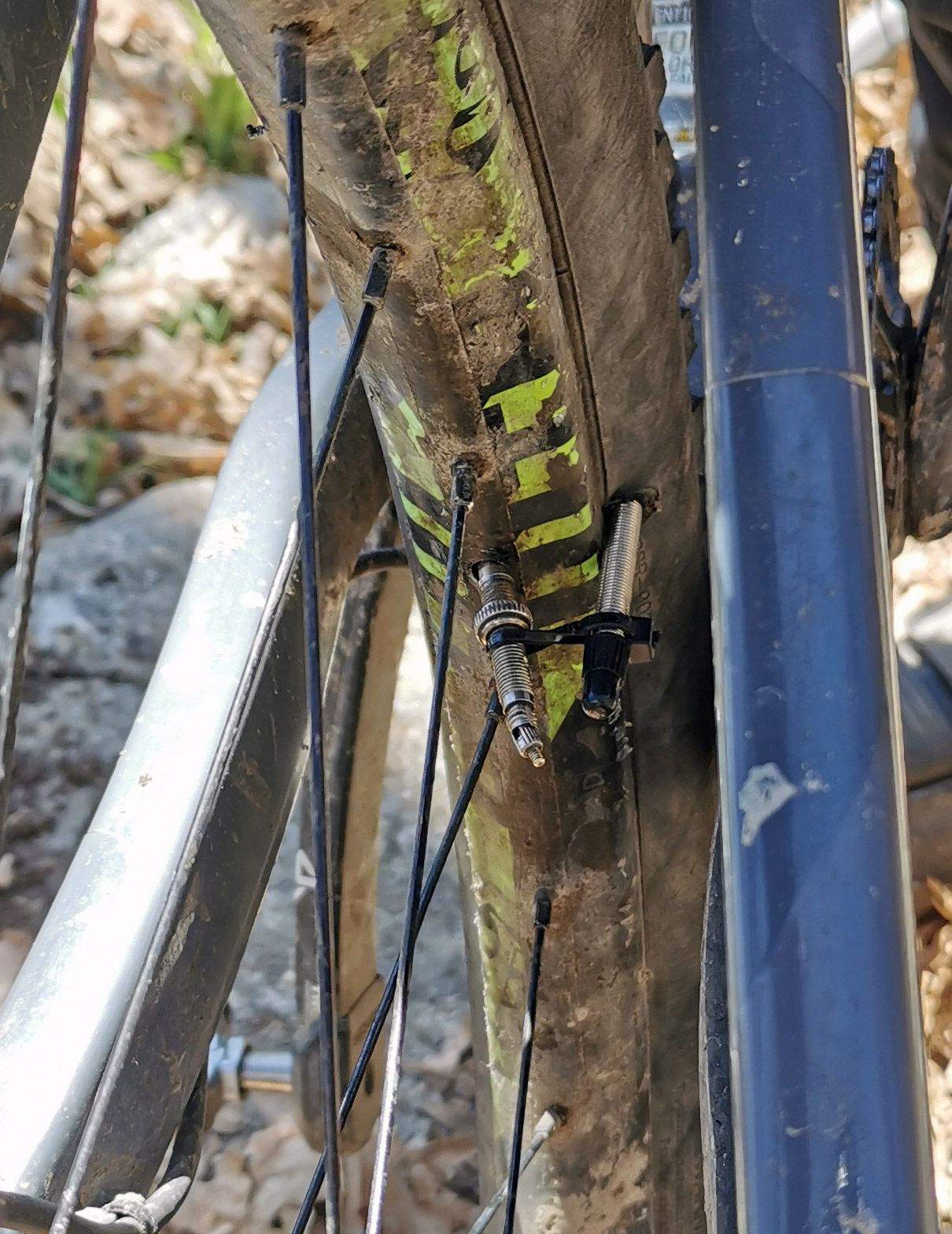 2 maneras extremas de reparar un tubeless 10