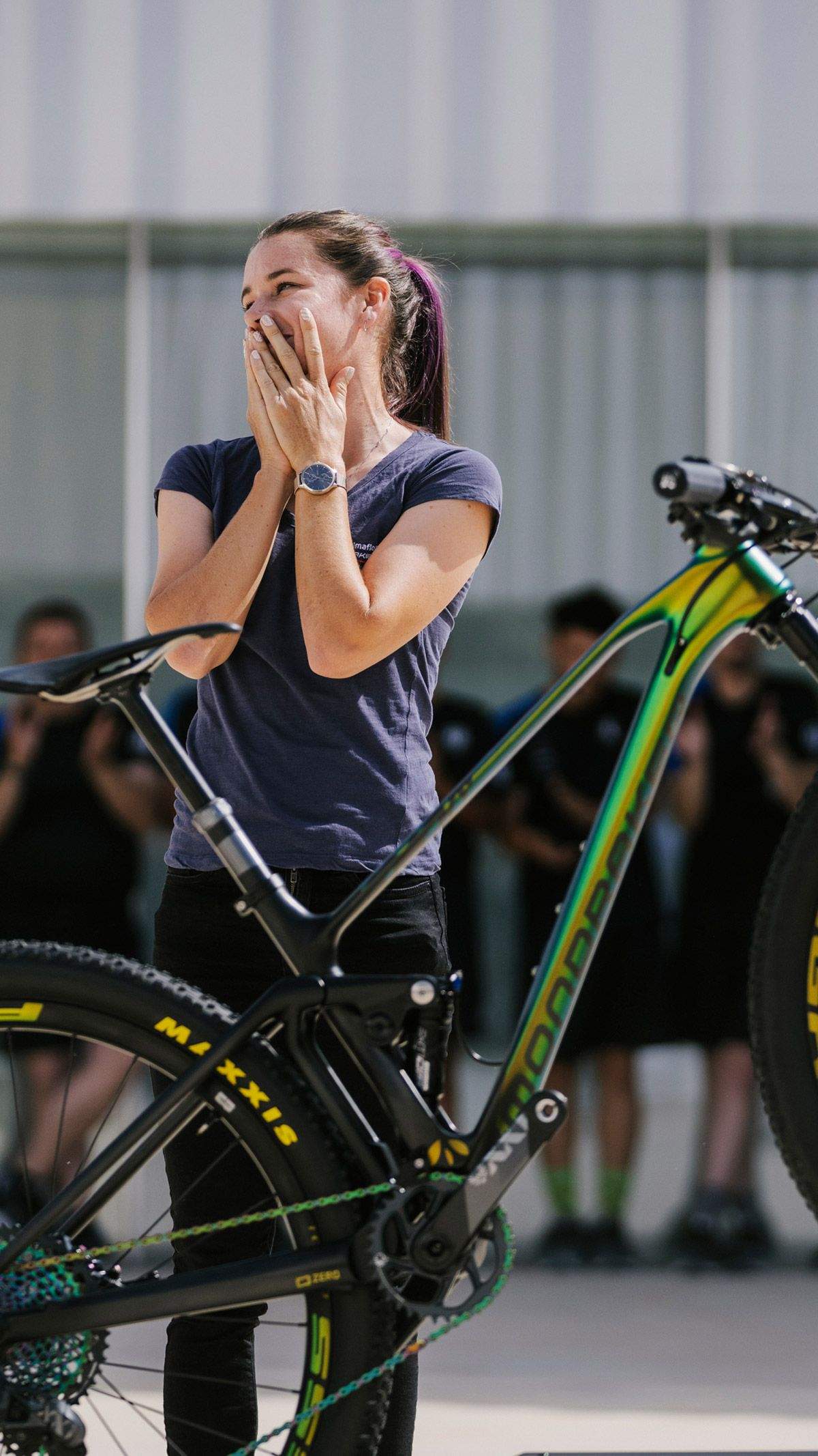 Ella se lo merece. Así es la Mondraker personalizada de Bec McConnell (55)