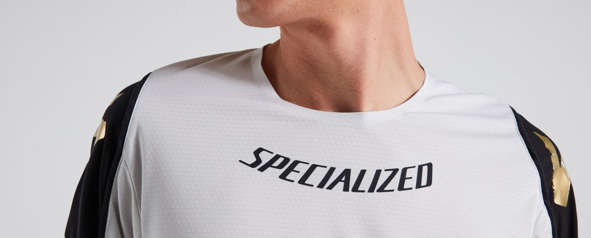 Nueva ropa Gravity Specialized detalle 6