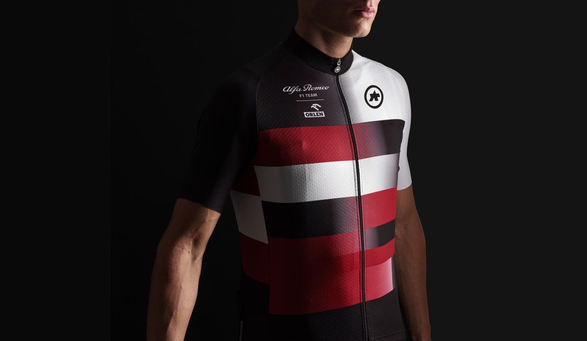 Vístete de Alfa Romeo con ASSOS