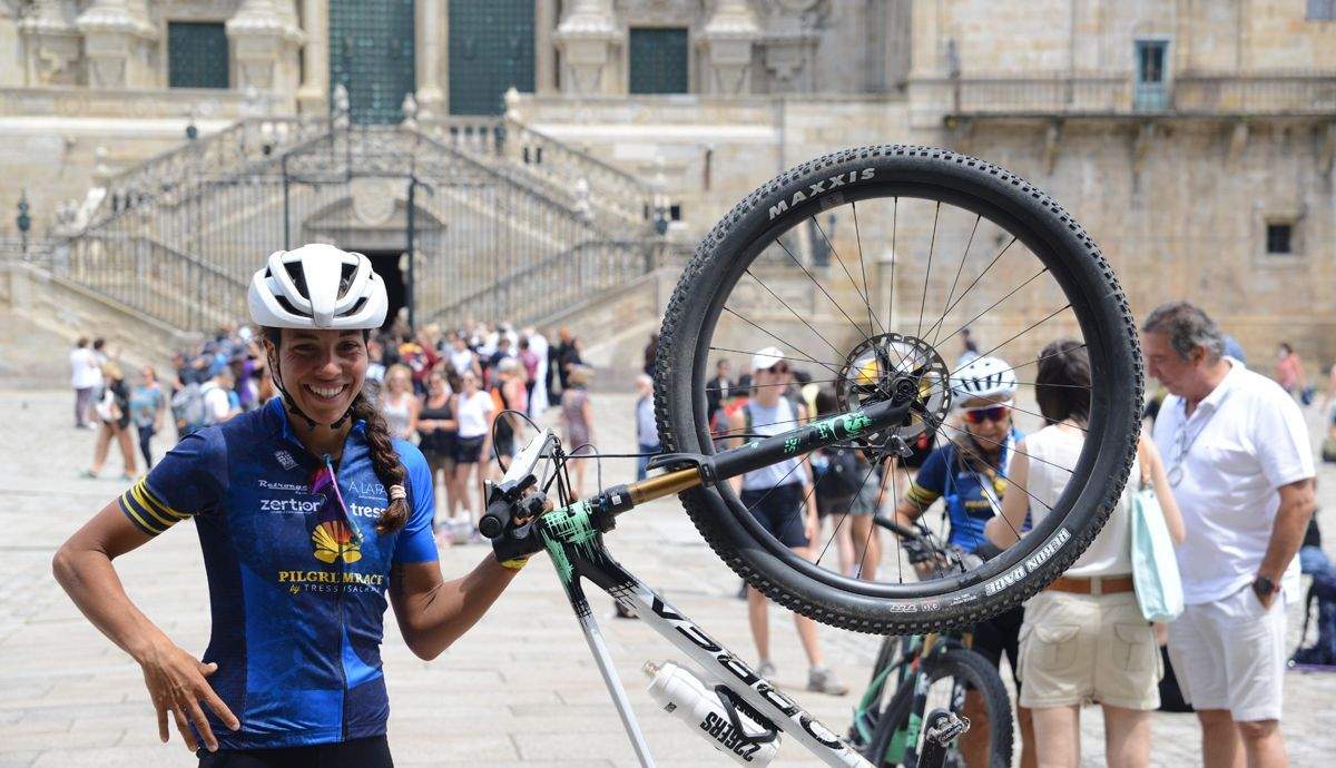 Saleta Castro llegada a la plaza Obradoiro en la Pilgrim Race