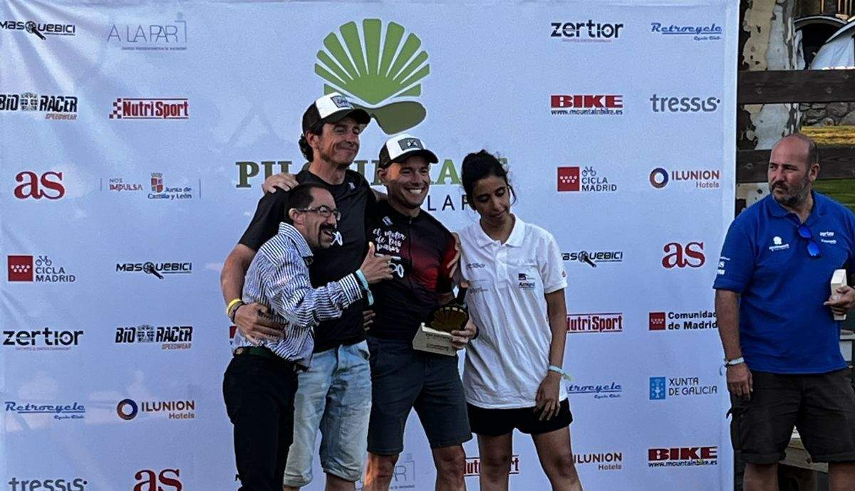 Los abrazos y premios de la Pilgrim Race a los voluntarios de A la Par
