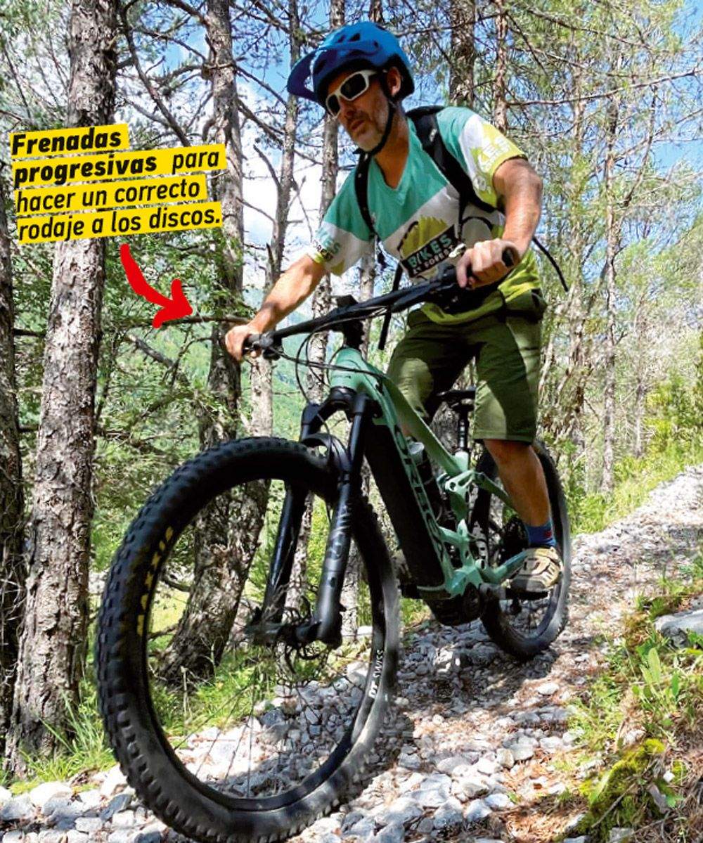 Esto es lo que pasa si no hacemos rodaje a unos frenos nuevos detalle