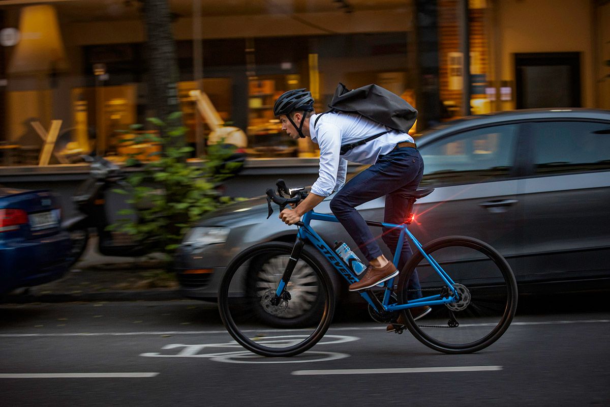 Seguridad nocturna.Todo lo que debes saber sobre la iluminación para bicicletas (13)
