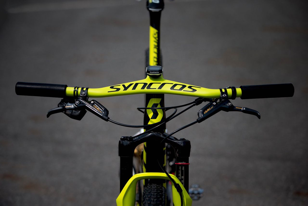 Conjunto manillar y potencia Fraser Ic en la Spark de Nino Schurter