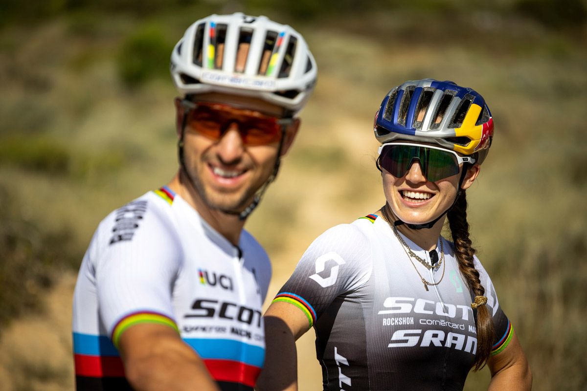 Así son los tres kits de ropa que van a tener en el Scott SRAM (27)