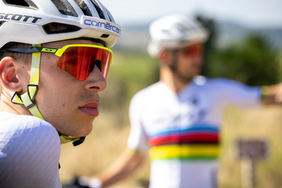 Así son los tres kits de ropa que van a tener en el Scott SRAM (34)