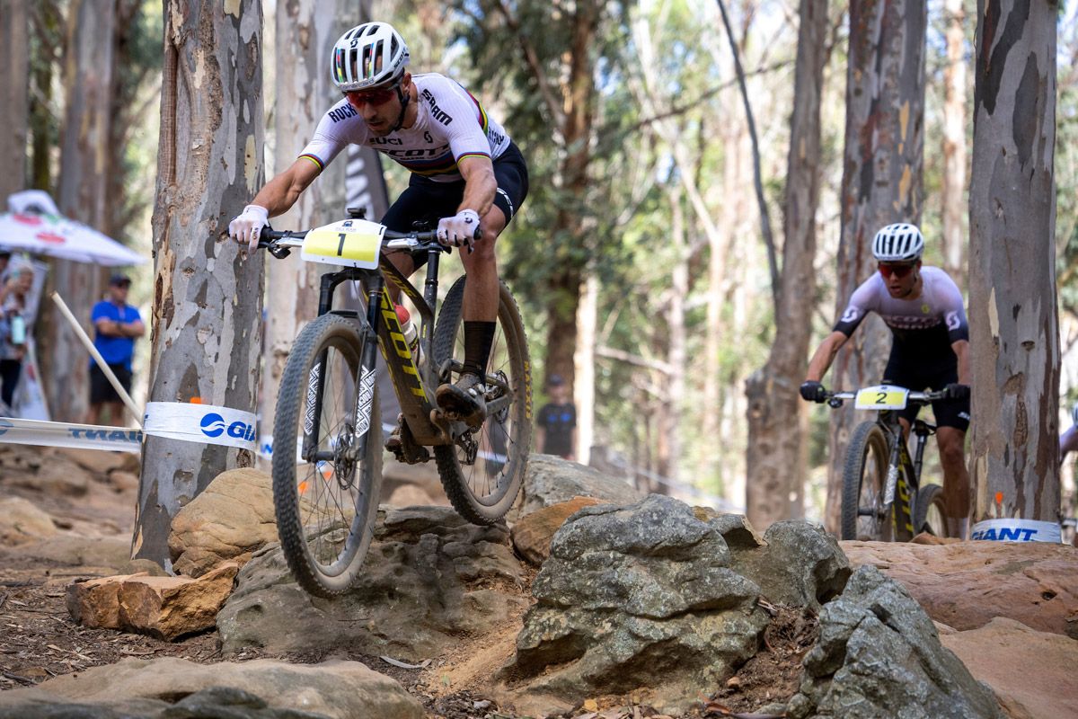 Así son los tres kits de ropa que van a tener en el Scott SRAM (44)