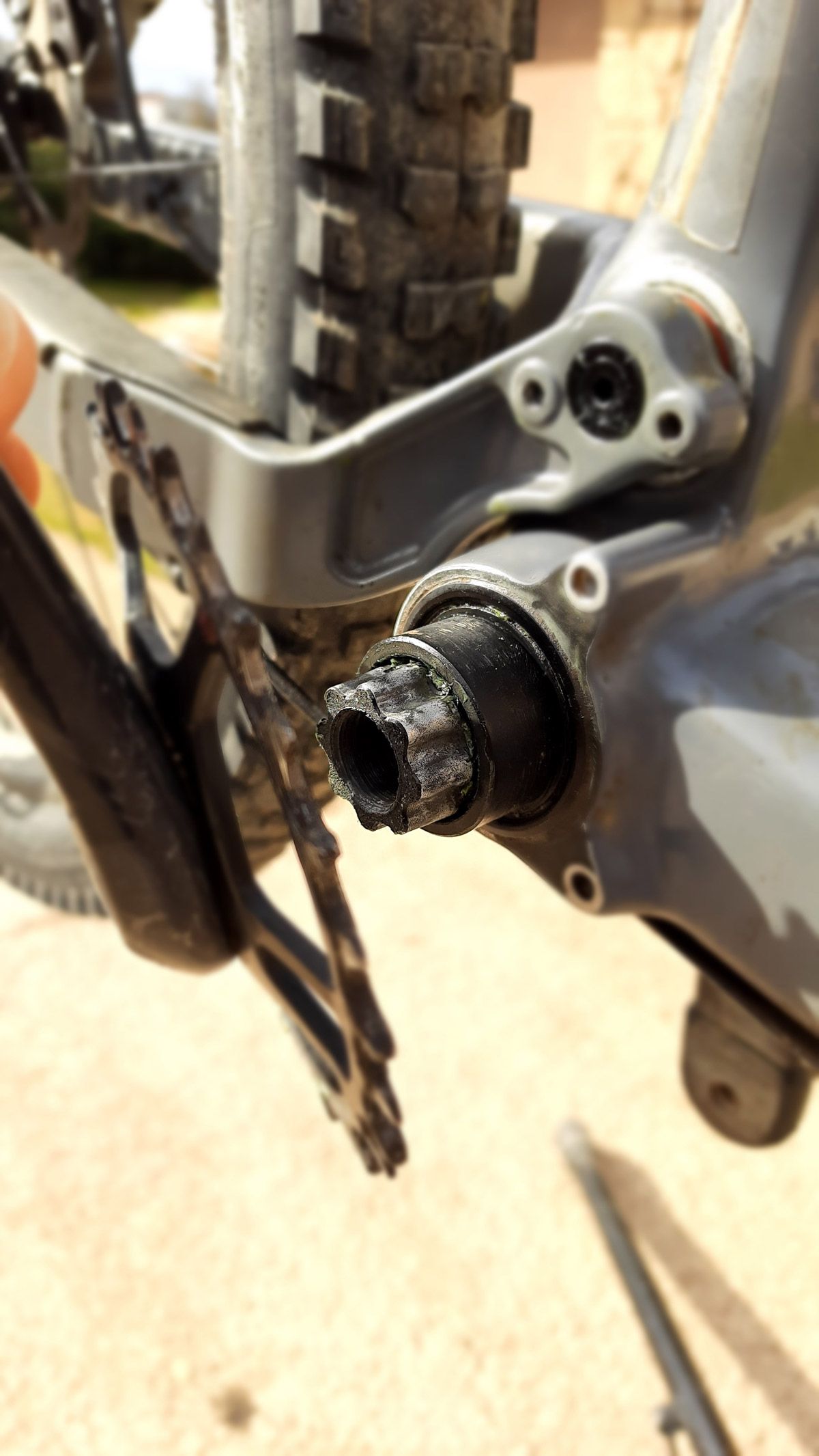 Repara gratis la holgura de tus bielas SRAM 1