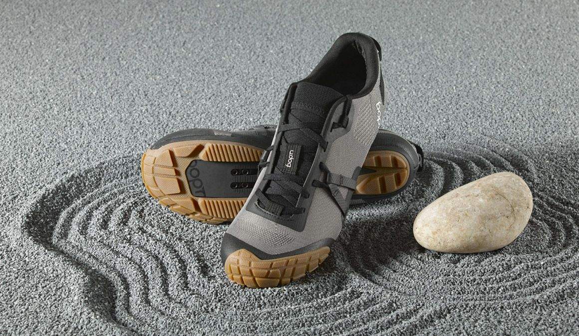 Udog presenta las zapatillas de gravel Distanza
