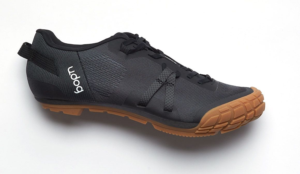 Udog presenta las zapatillas de gravel Distanza cversión Carbon