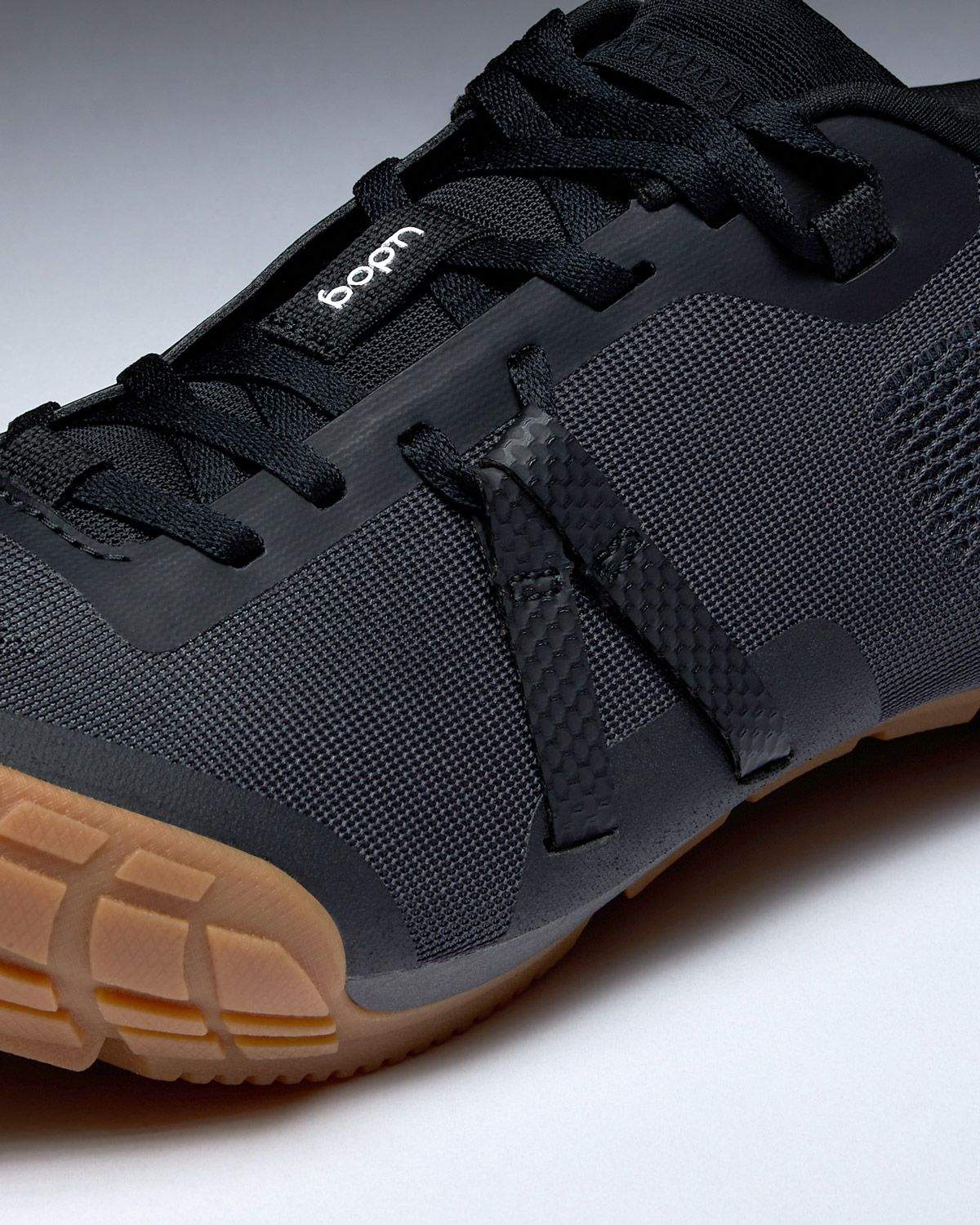 Udog presenta las zapatillas de gravel Distanza  detalle cierre