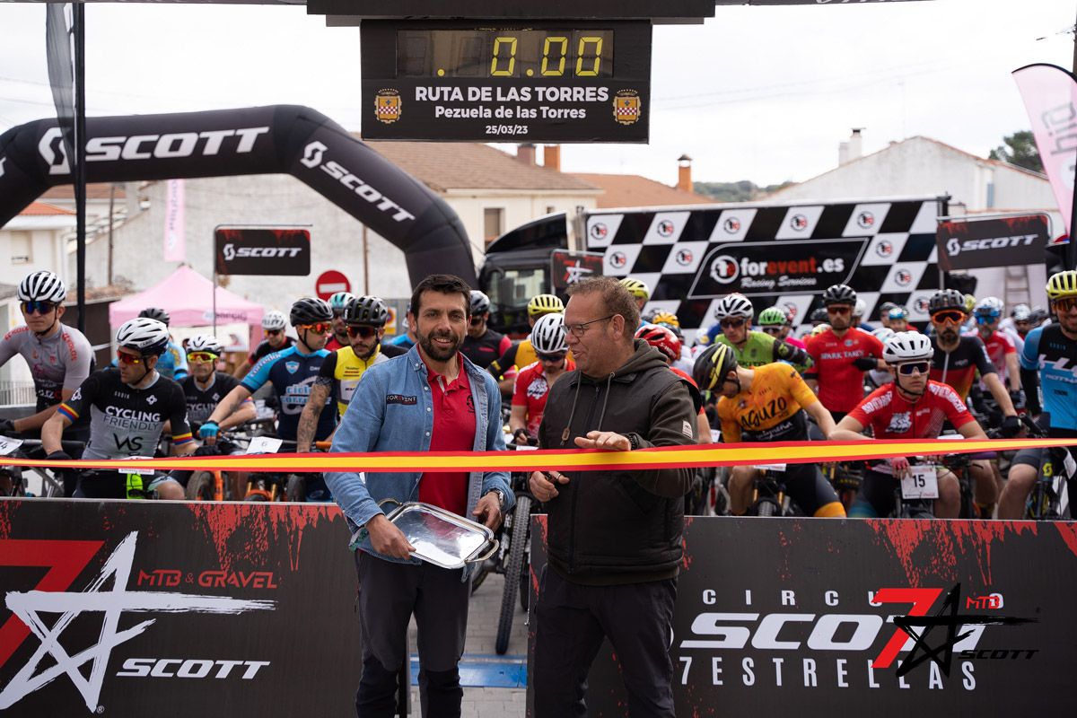Gonzalo Sánchez y Nadia Lozano, vencedores en la Ruta de las Torres cortecinta