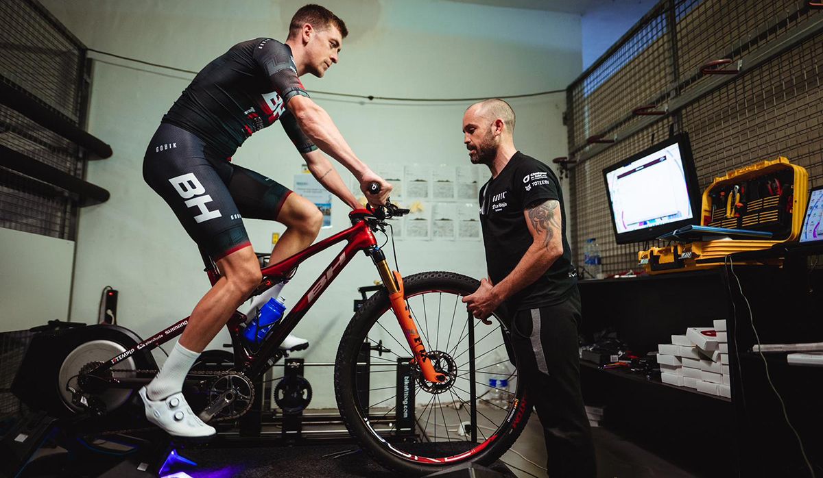 Bikefitting, el as en la manga del BH Coloma Team