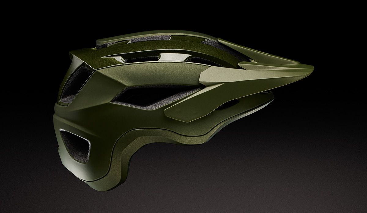 Cascos Rail Y Roos, dos renovaciones de Giant Cascos Rail Y Roos, dos renovaciones de Giant