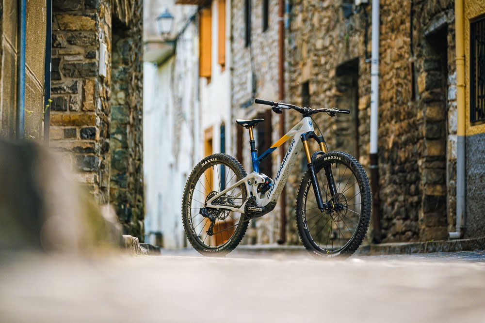 Mondraker presenta su nueva Neat Mondraker presenta su nueva Neat