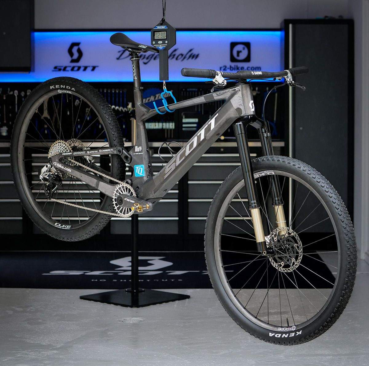 DANGERLUMEN DANGERLHOLM LIGHTWEIGHT VERSION 2023 SCOTT Photo by Gustav Gullholm 01 DANGERLUMEN DANGERLHOLM LIGHTWEIGHT VERSION 2023 SCOTT Photo by Gustav Gullholm 01