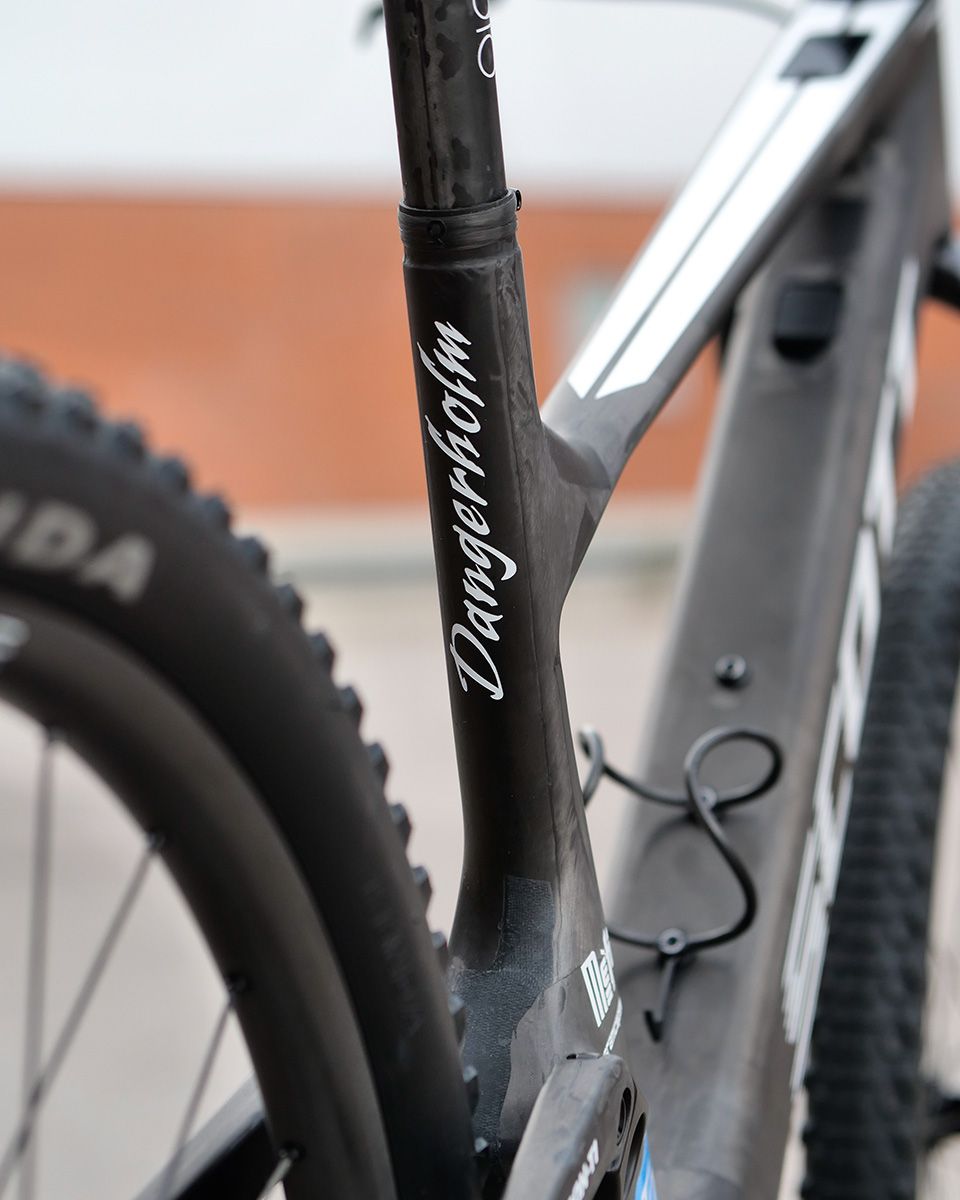 DANGERLUMEN DANGERLHOLM LIGHTWEIGHT VERSION 2023 SCOTT Photo by Gustav Gullholm 44 DANGERLUMEN DANGERLHOLM LIGHTWEIGHT VERSION 2023 SCOTT Photo by Gustav Gullholm 44