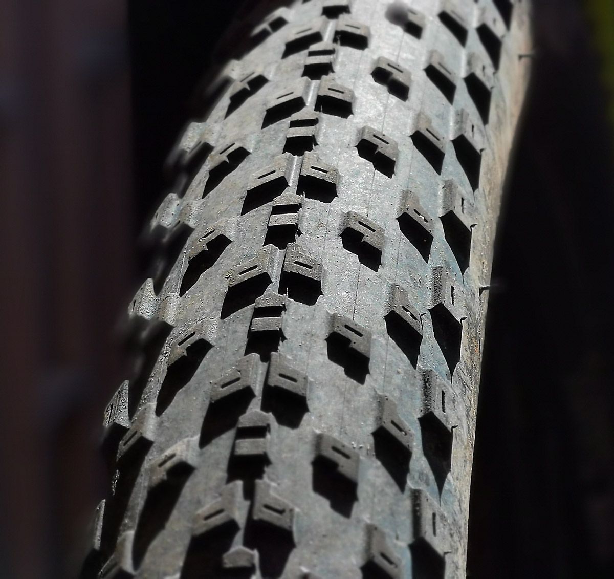 Prueba. Neumáticos Chaoyang Phantom Dry detalle