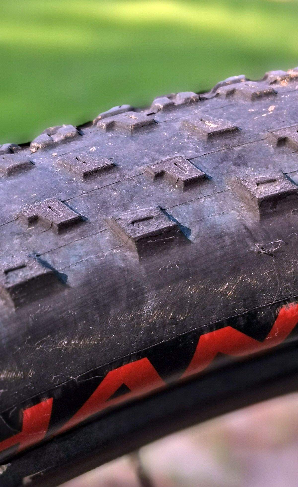 Prueba. Neumáticos Chaoyang Phantom Dry detalle 2
