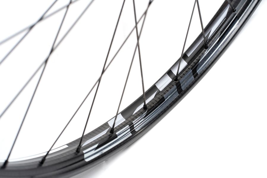 micro test llantas zipp 8