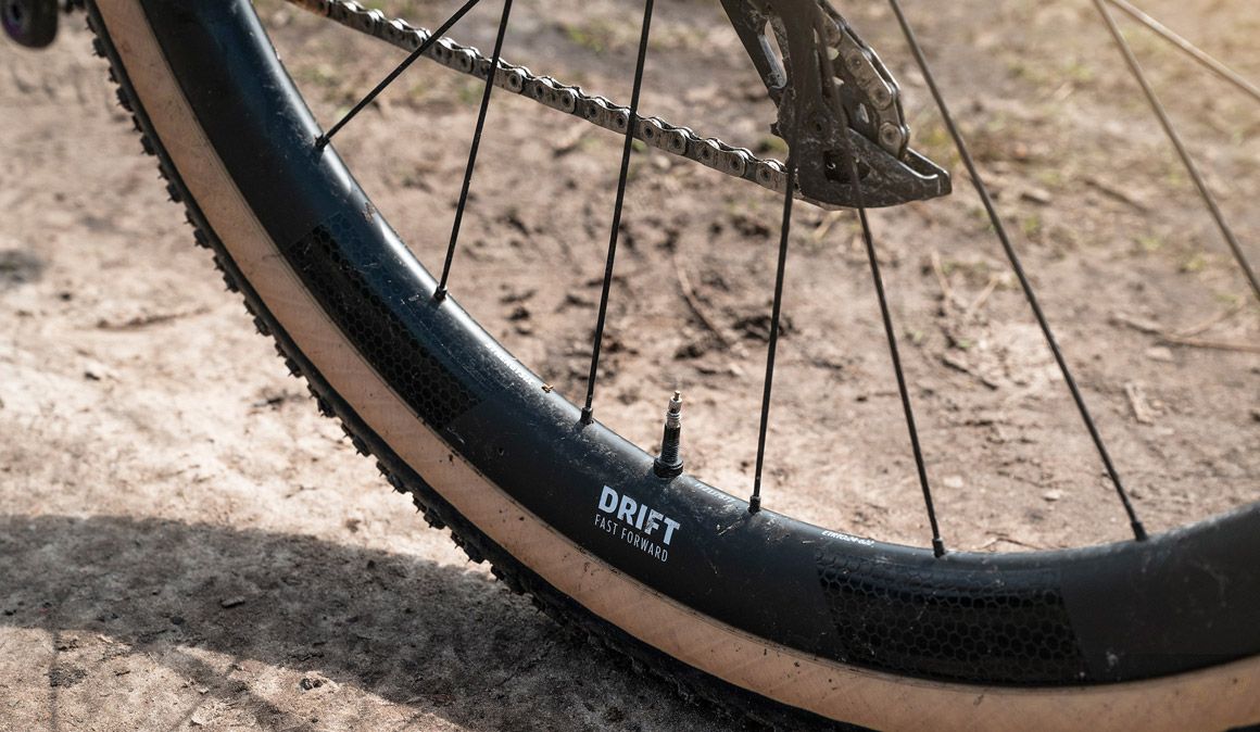 Drift, así son las ruedas de Gravel FFWD de carbono