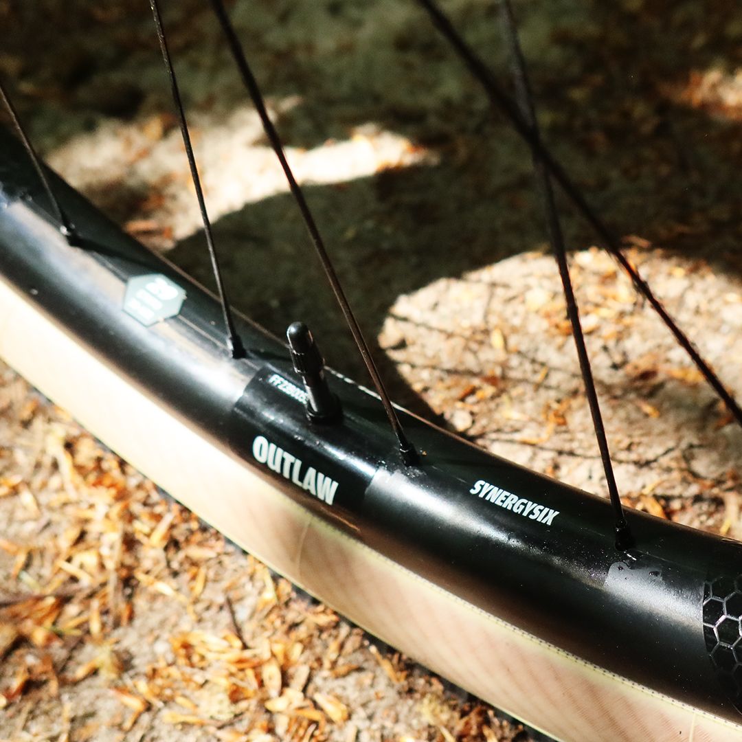 Ruedas FFWD Outlaw (3)