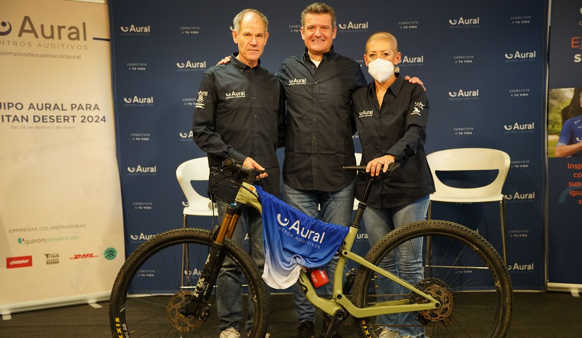Aural Team pedalea contra el cáncer en la Titan Desert