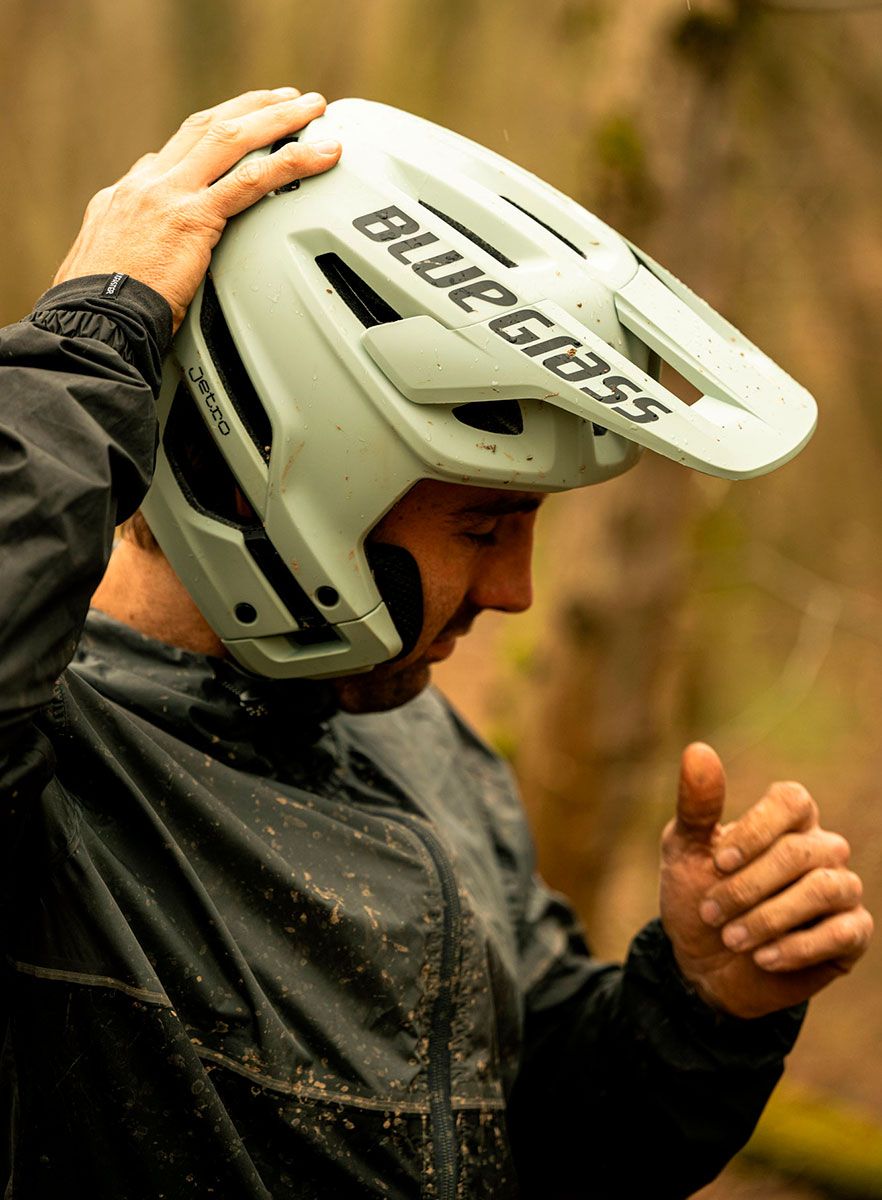 bluegrass jetro mtb helmet 18 lr bluegrass jetro mtb helmet 18 lr