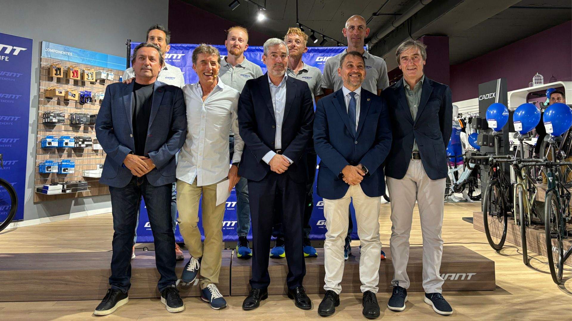 Perico Delgado inaugura la Giant Store de Santa Cruz de Tenerife Perico Delgado inaugura la Giant Store de Santa Cruz de Tenerife