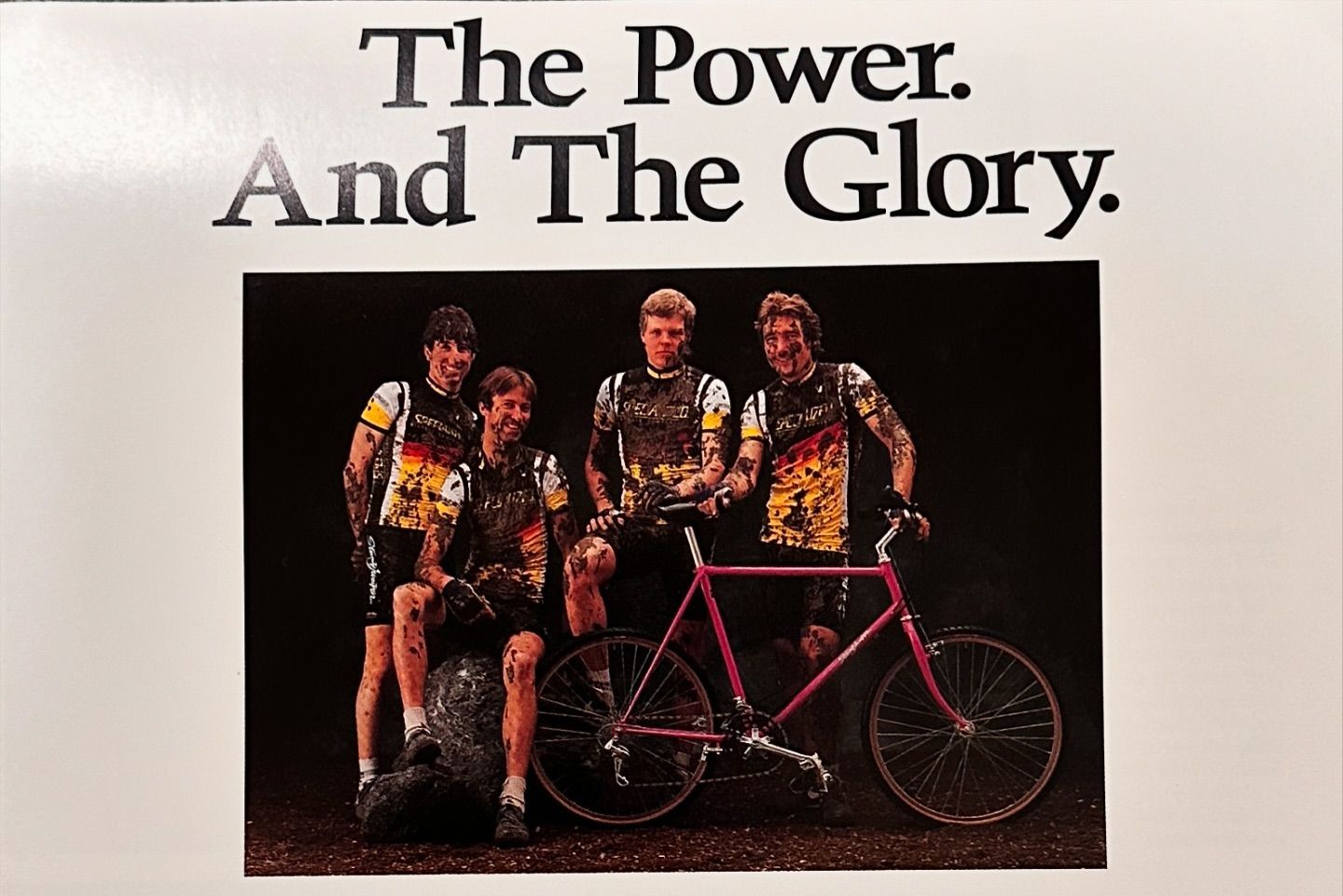 Specialized celebra sus 50 años de historia con esta equipación retro (4)